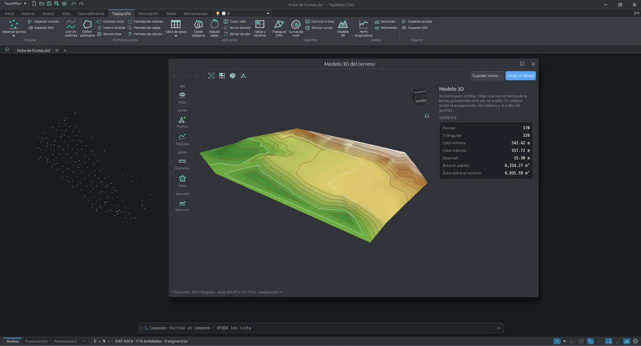 TopoMan CAD con la pestaña de Topografía abierta y el modelo 3D de un terreno en su ventana, coloreado por cota y con sus curvas de nivel